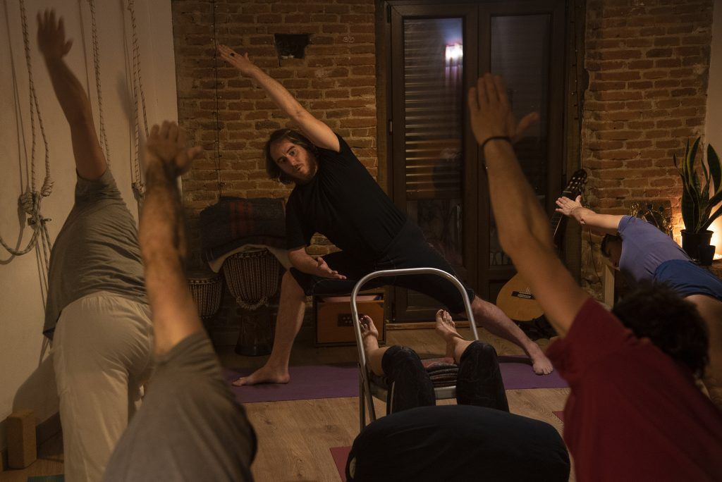 Práctica de Yoga Iyengar con Pablo Ferrero